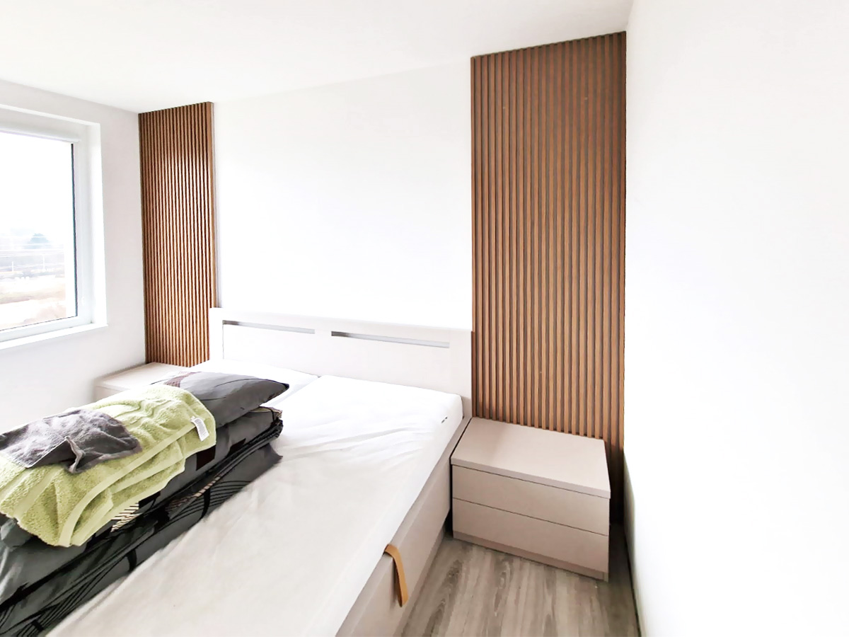 Dekoračné lamely za nočnými stolíkmi | renovácia Dúbravka